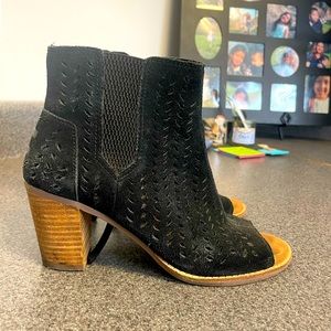 Tom suede booties super cute n comfy